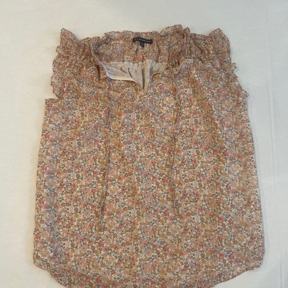 Women’s sleeveless floral shirt